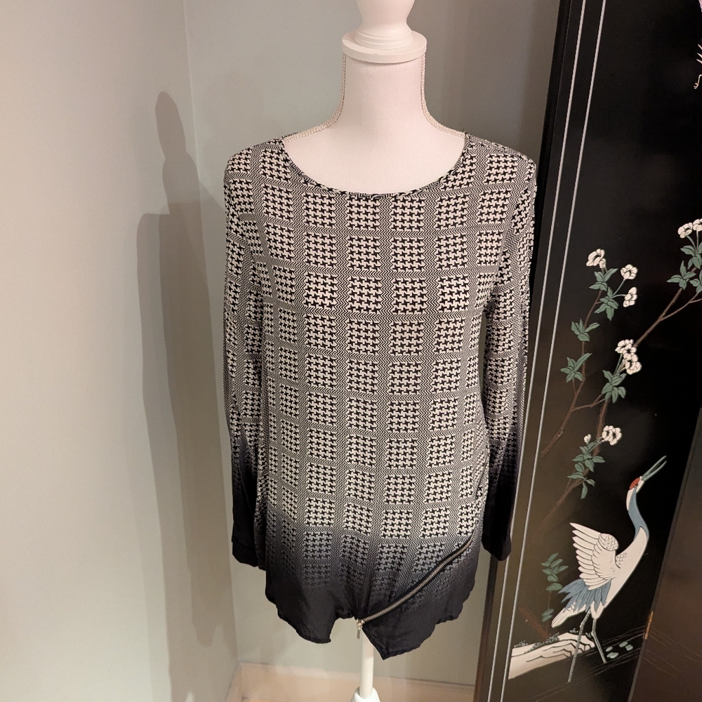 Dora Landa Wms Medium Silk Sherlock Ombre Blouse Asymmetrical Zipper LongSLV 128